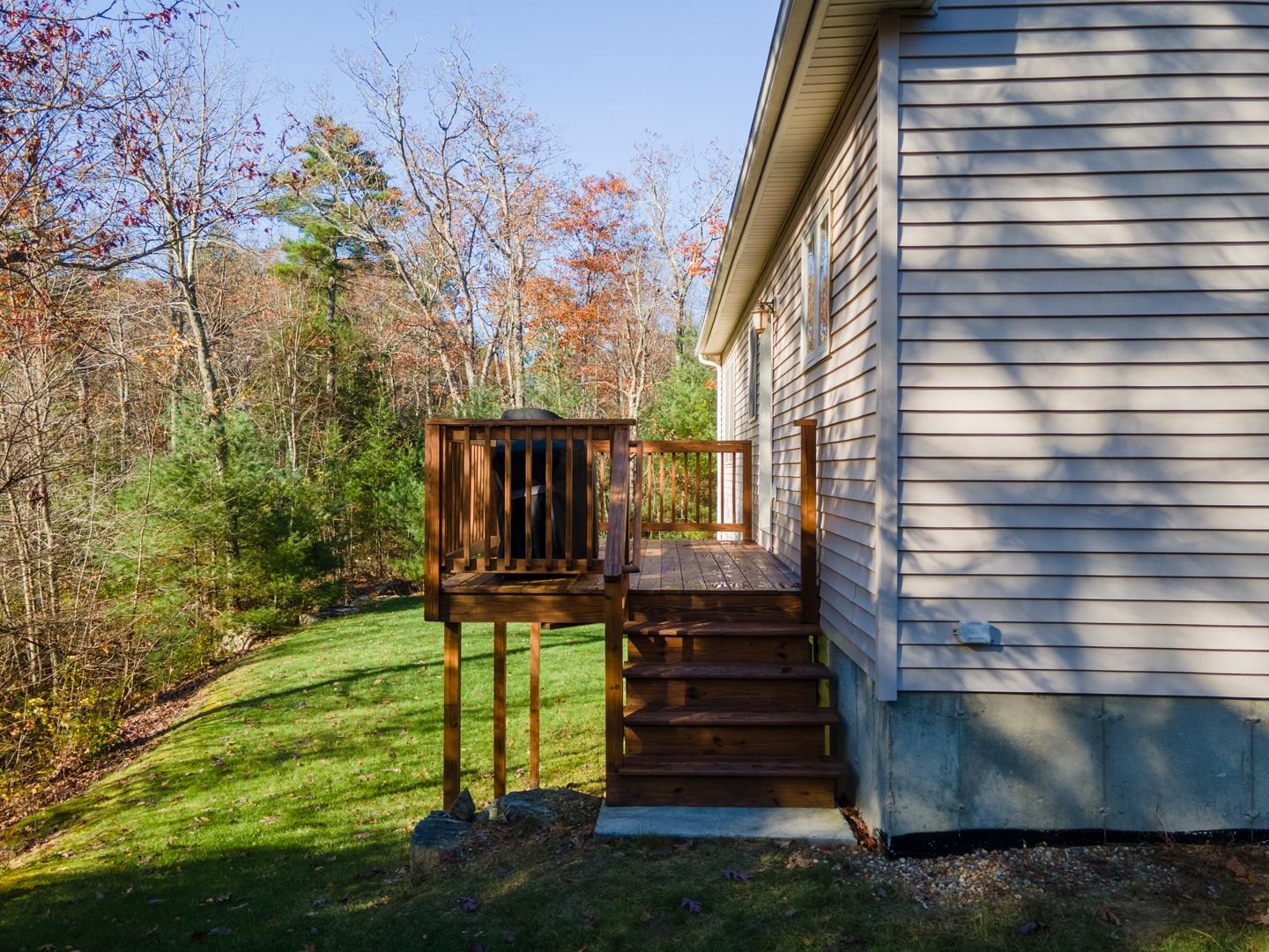 266 Thames Road Hooksett, NH 03106 - Photo 26 of 40