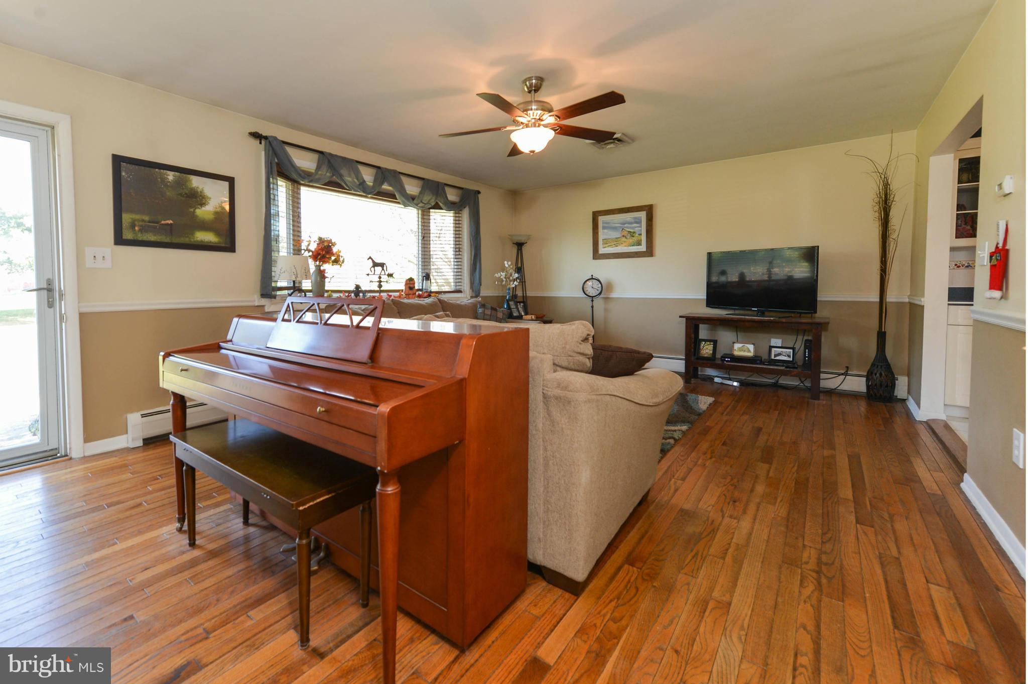 1030 Union Church Road Elkton, MD 21921 - Photo 4 of 26 Living Room