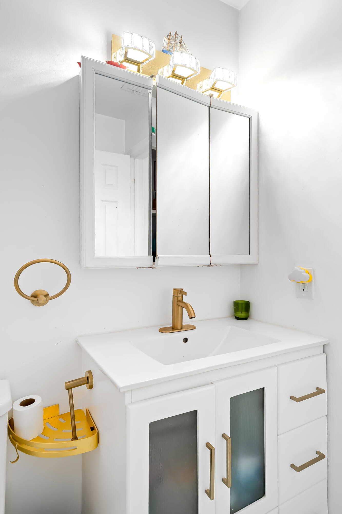 5601 Collins Avenue, Unit M5 Miami Beach, FL 33140 - Photo 26 of 59 26