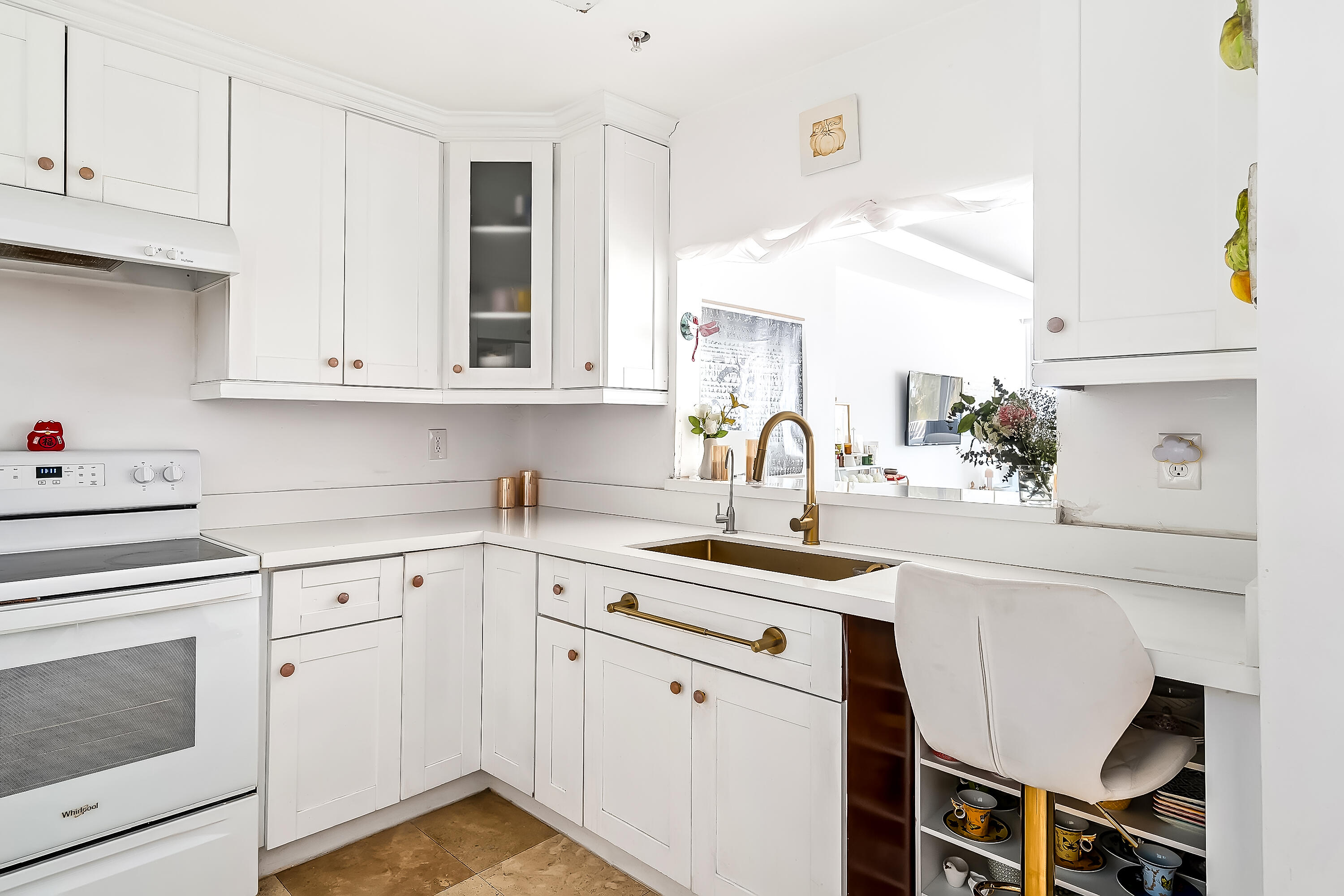 5601 Collins Avenue, Unit M5 Miami Beach, FL 33140 - Photo 29 of 59 29