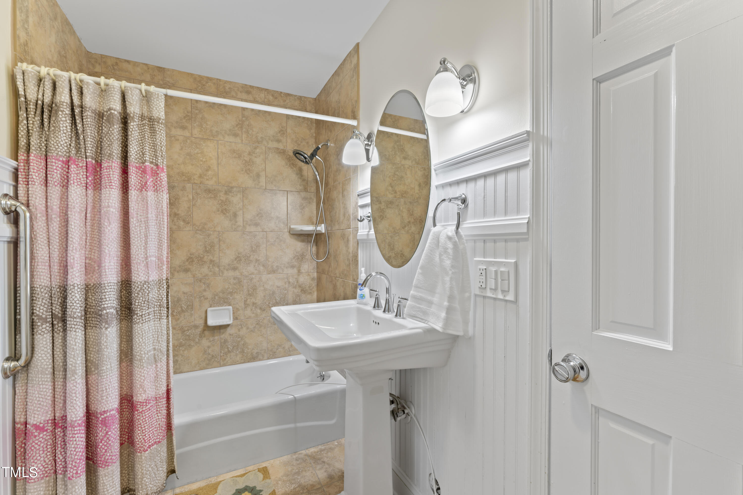 5902 Woodberry Road Durham, NC 27707 - Photo 23 of 38 photos_high_resolution_DSC04244_2