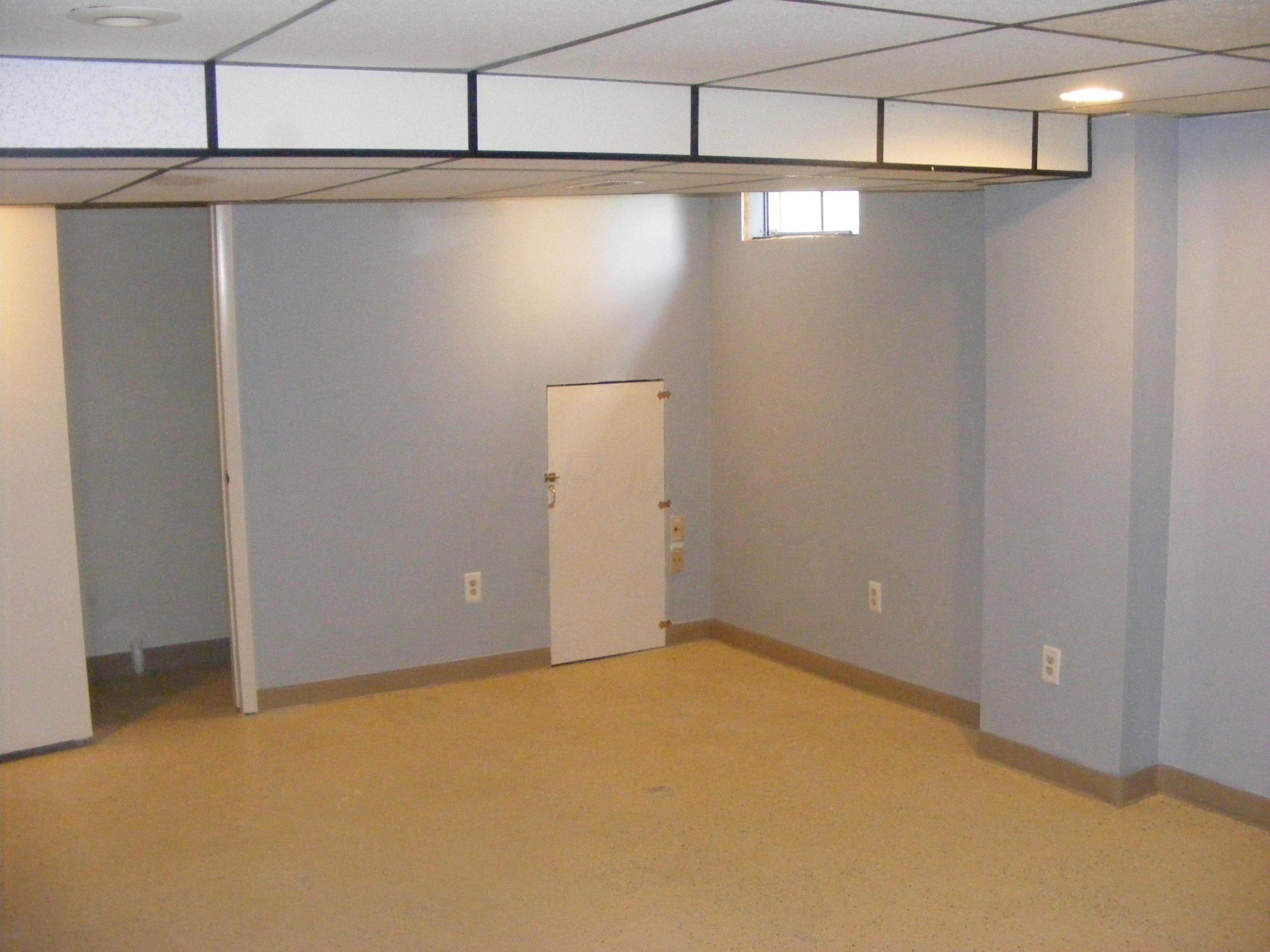 1674 Ward Road Columbus, OH 43224 - Photo 13 of 14 Gallery Image 13