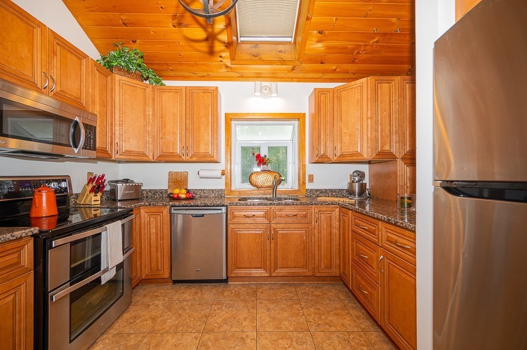 27 Streeter Road Hubbardston, MA 01452 - Photo 8 of 42 Gallery Image 8