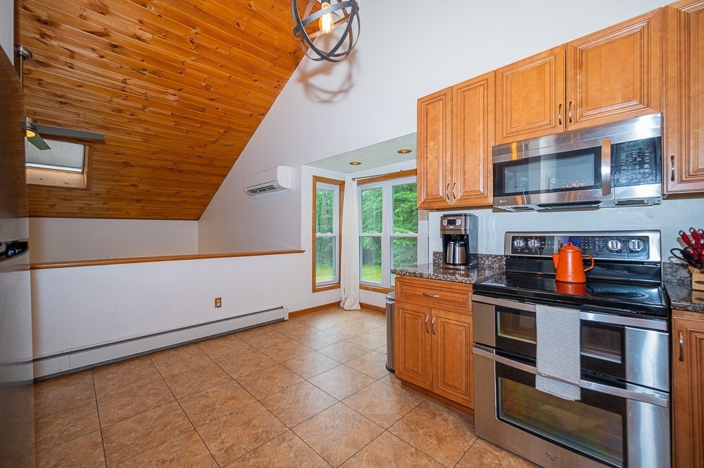 27 Streeter Road Hubbardston, MA 01452 - Photo 9 of 42 Gallery Image 9