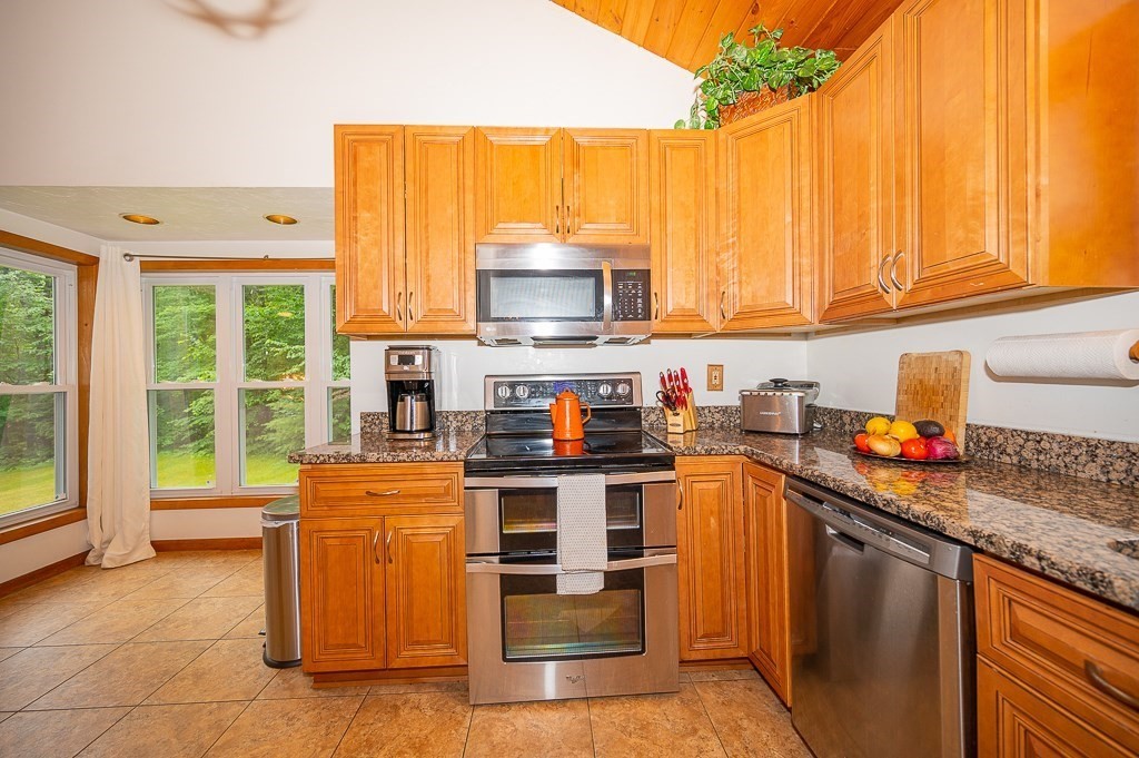 27 Streeter Road Hubbardston, MA 01452 - Photo 10 of 42 Gallery Image 10
