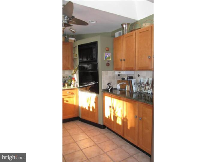 184 Grove Road Elverson, PA 19520 - Photo 5 of 25 Kitchen