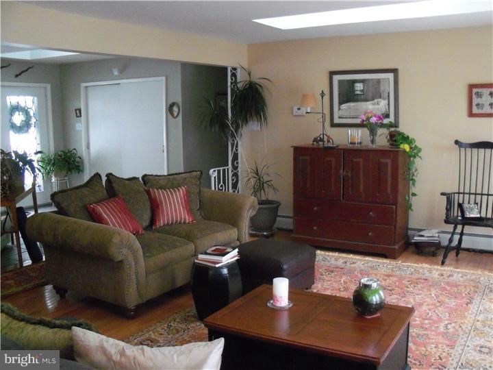 184 Grove Road Elverson, PA 19520 - Photo 8 of 25 Living Room