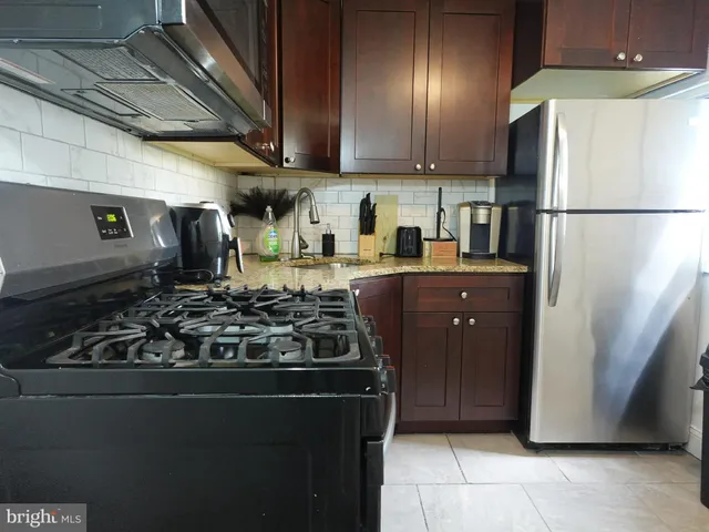 $1,450 | 6139 Larchwood Avenue, Philadelphia, PA 19143