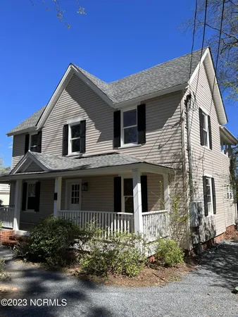 $1,950 | 145 East Vermont Avenue, Unit B, Southern Pines, NC 28387