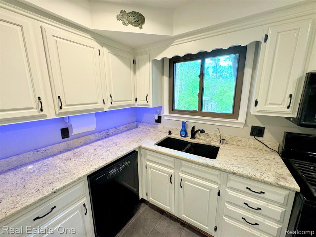 2063 Cole Road Lake Orion, MI 48362 - Photo 11 of 46 Gallery Image 11