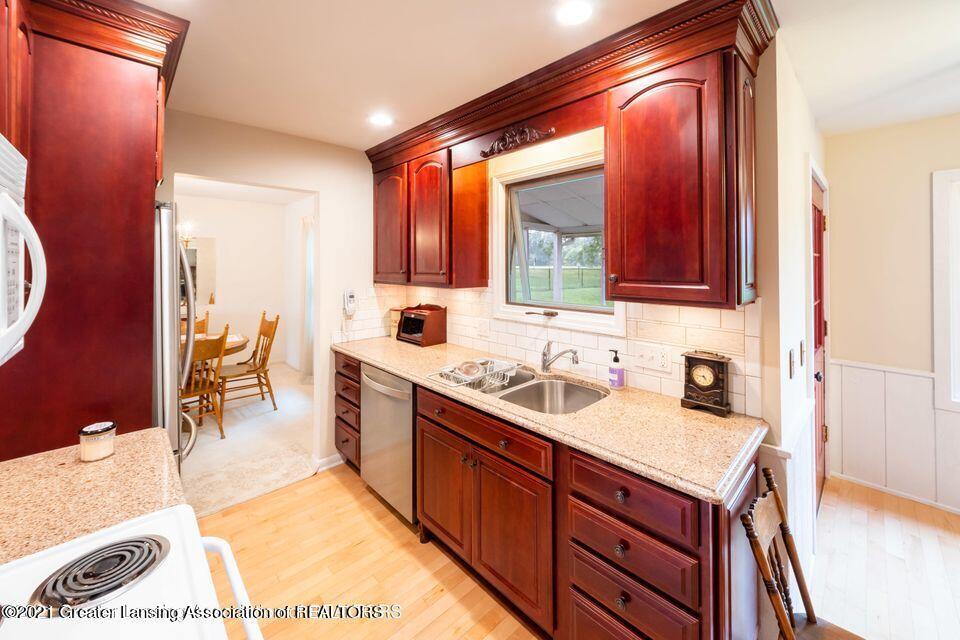 5849 Green Road Haslett, MI 48840 - Photo 10 of 48 11