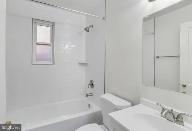 $1,213 | 8318 Roanoke Avenue, Unit 4, Takoma Park, MD 20912