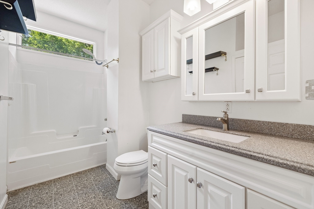 409 Holcomb Road Springfield, MA 01118 - Photo 28 of 36 Gallery Image 28