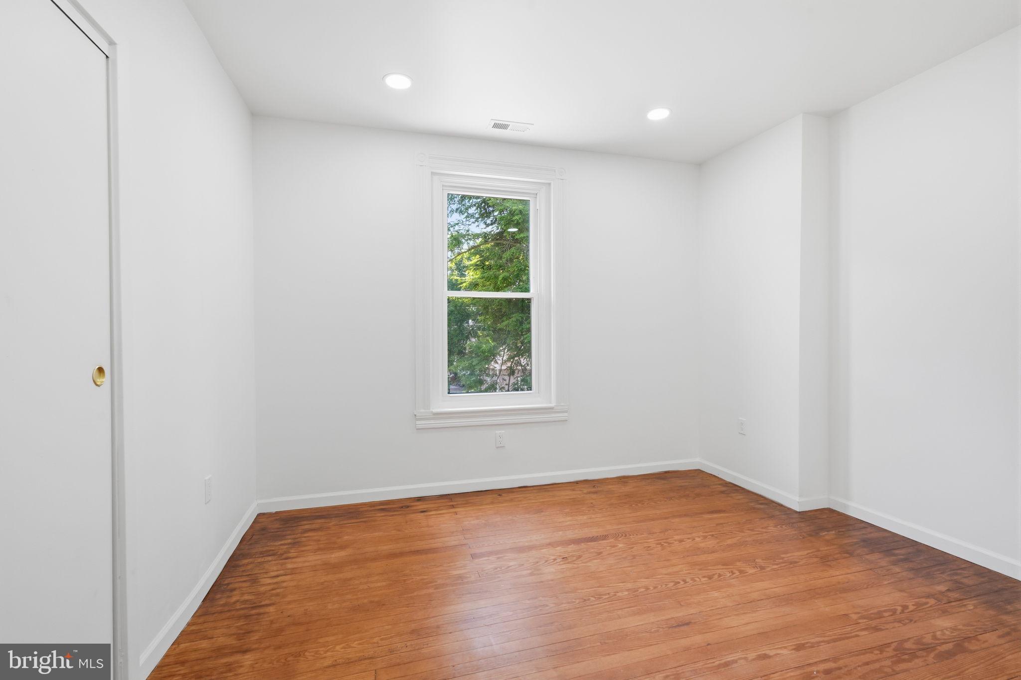 124 Cedar Road Riegelsville, PA 18077 - Photo 28 of 50 Bright and airy blank canvas space.