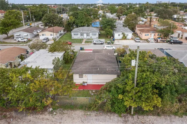 $2,750 | 745 Northwest 3rd Court, Hallandale Beach, FL 33009