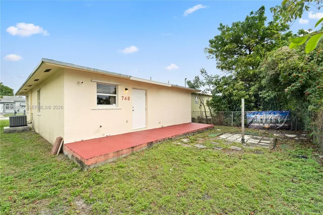 $2,750 | 745 Northwest 3rd Court, Hallandale Beach, FL 33009