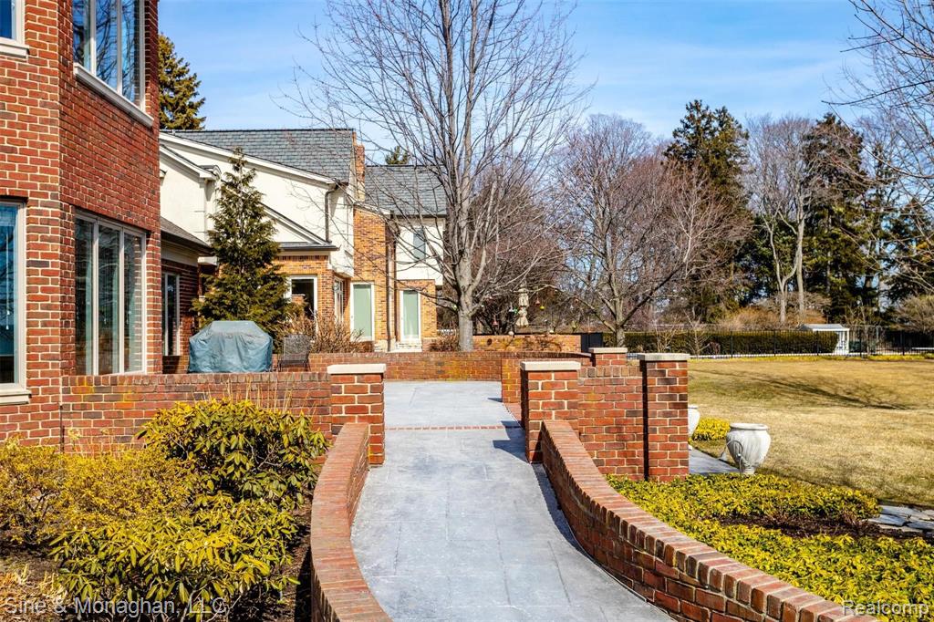 1020 Lake Shore Road Grosse Pointe Shores, MI 48236 - Photo 88 of 94