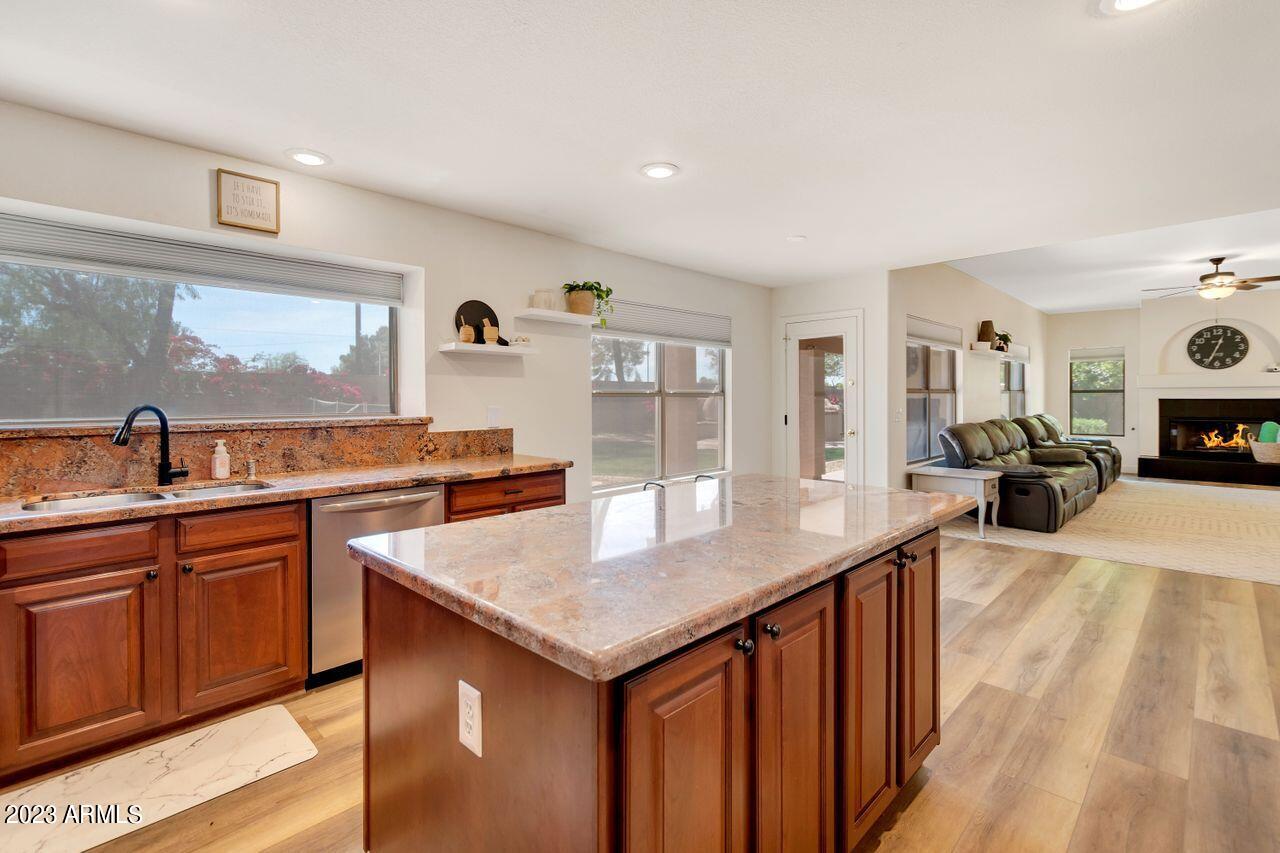 1015 East Liberty Lane Gilbert, AZ 85296 - Photo 9 of 36 QPT-4769