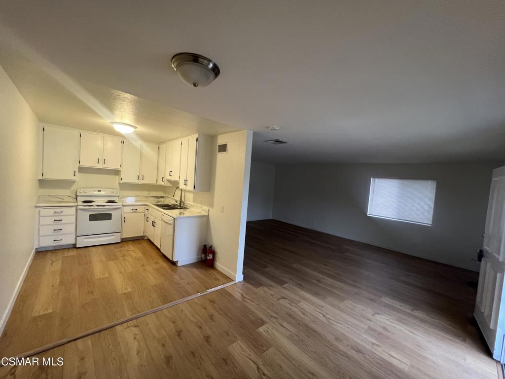 3458 Highwood Court, Unit 198 Simi Valley, CA 93063 - Photo 6 of 38