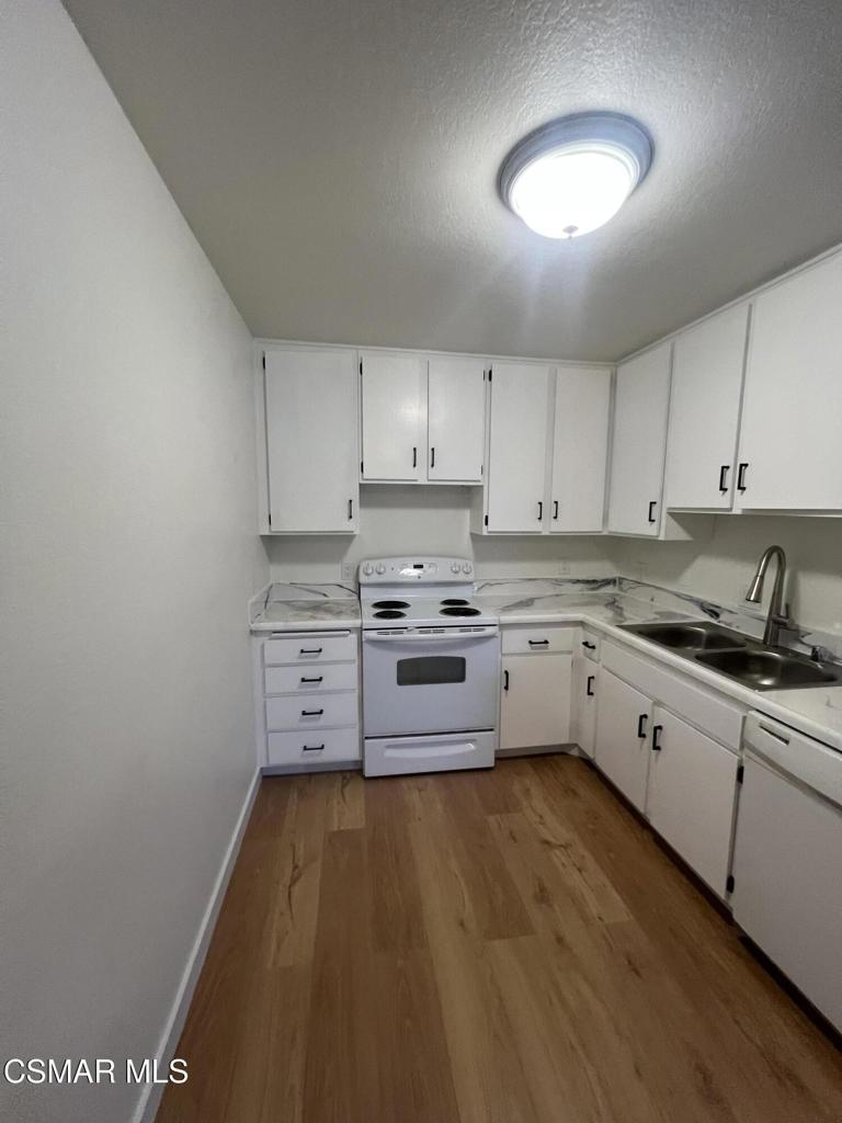 3458 Highwood Court, Unit 198 Simi Valley, CA 93063 - Photo 7 of 38