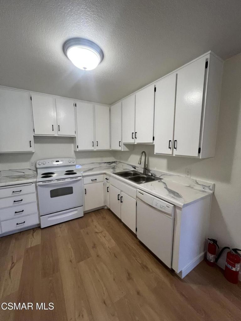 3458 Highwood Court, Unit 198 Simi Valley, CA 93063 - Photo 8 of 38