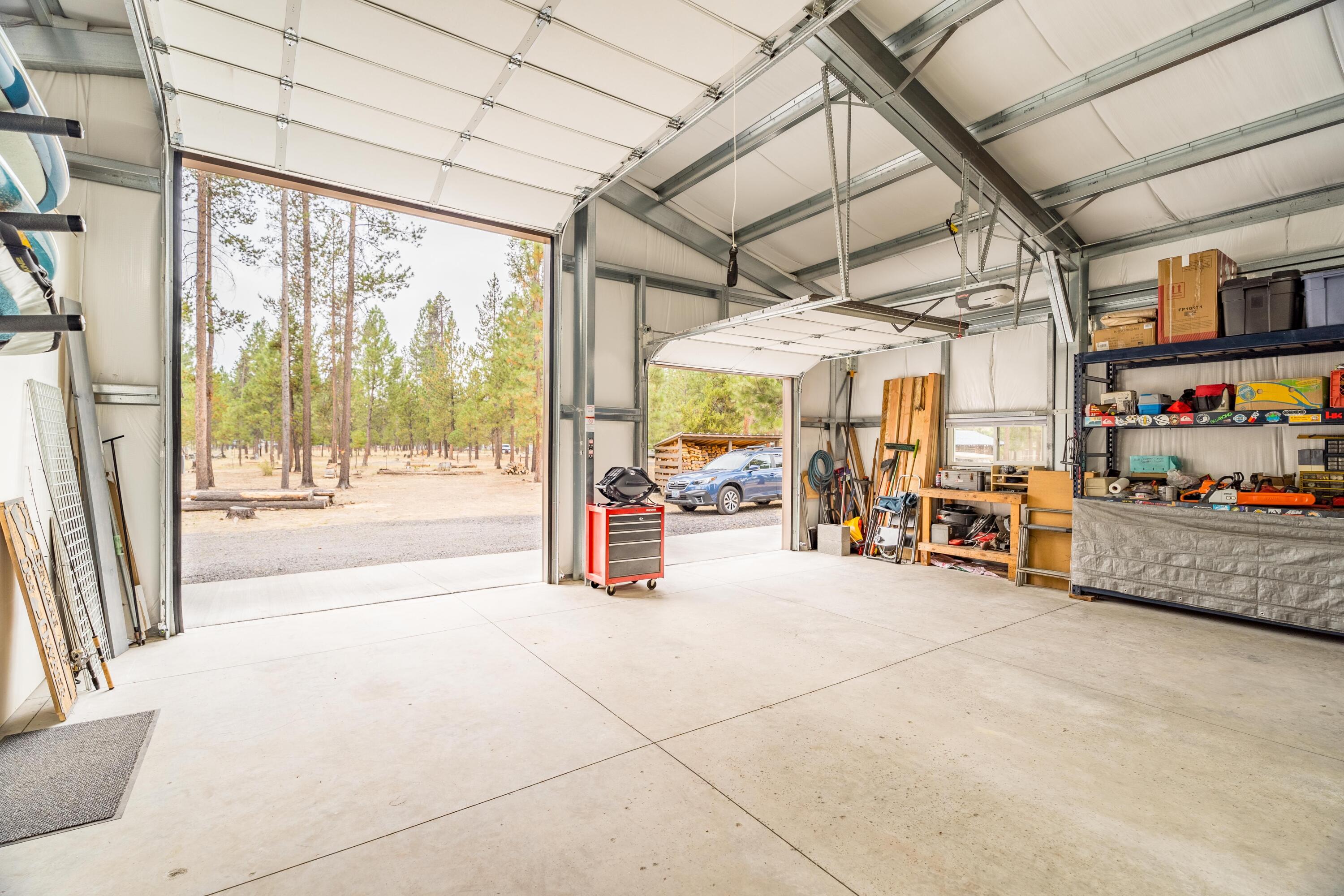 152340 Silver Spur Road La Pine, OR 97739 - Photo 5 of 19 Silver Spur garage 1