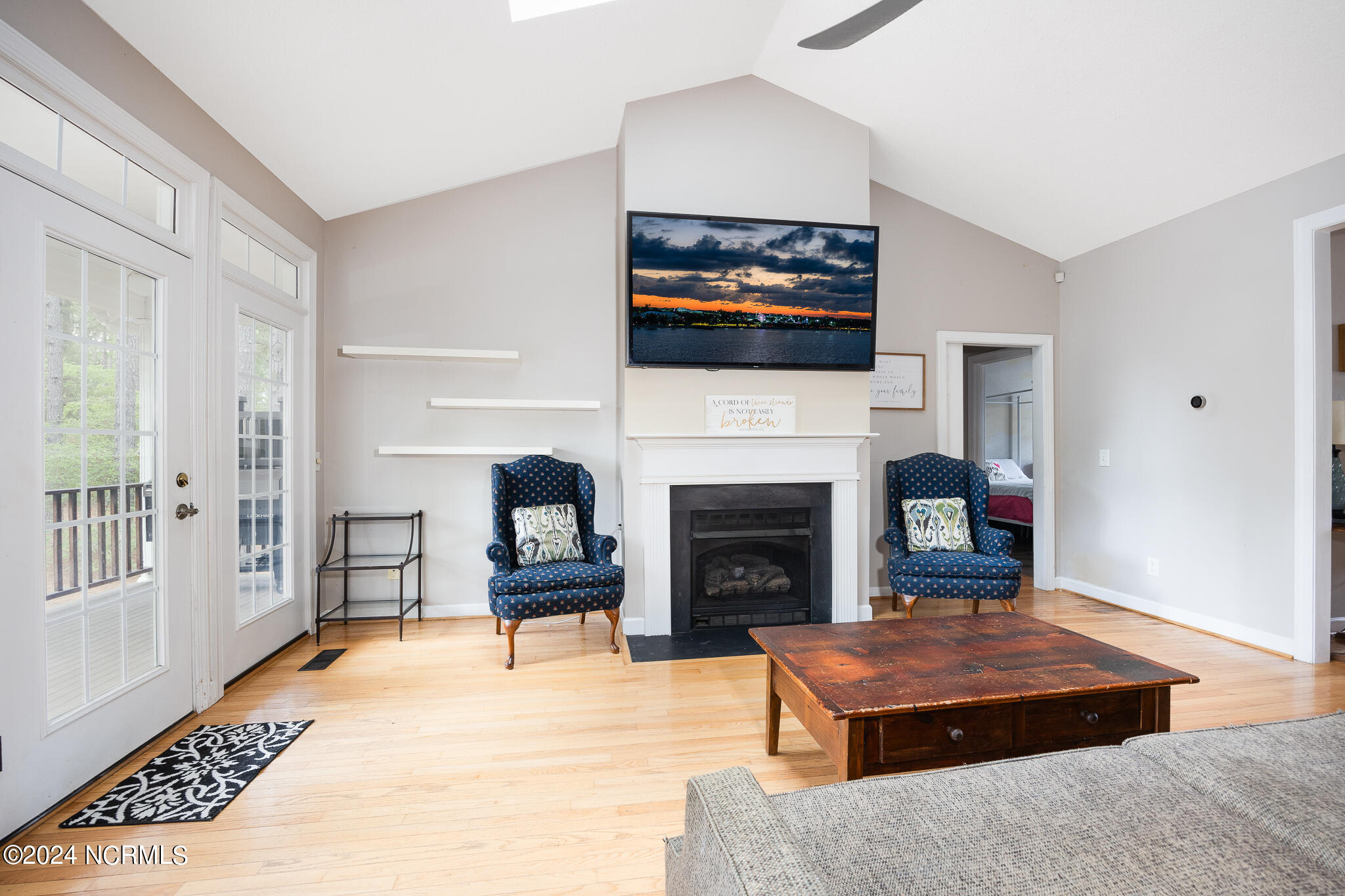 409 Longleaf Drive West End, NC 27376 - Photo 3 of 37 8