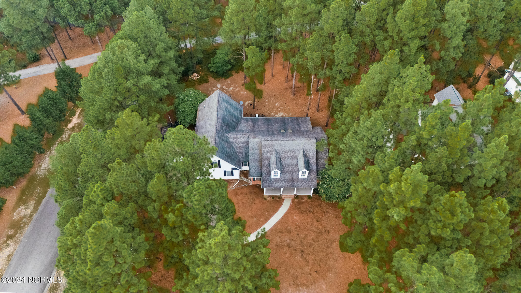 409 Longleaf Drive West End, NC 27376 - Photo 7 of 37 35