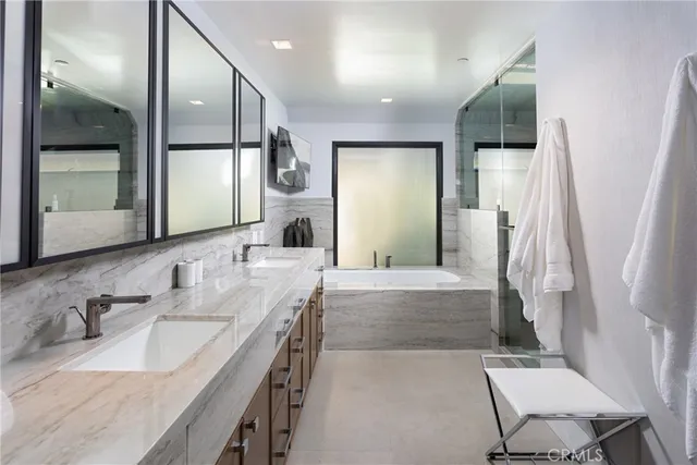 $15,299,000 | 660 Harbor Island Drive, Newport Beach, CA 92660