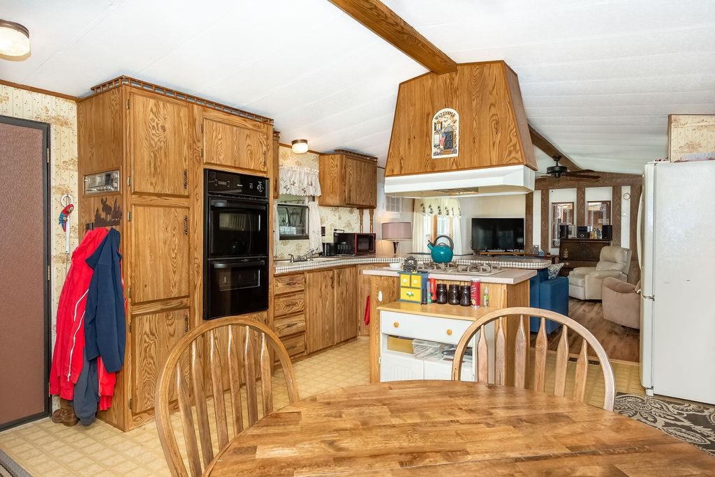 2 Hemlock Street Exeter, NH 03833 - Photo 7 of 30