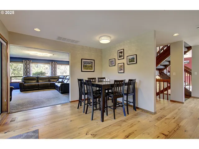 $850,000 | 1922 Northwest 112th Circle, Vancouver, WA 98685