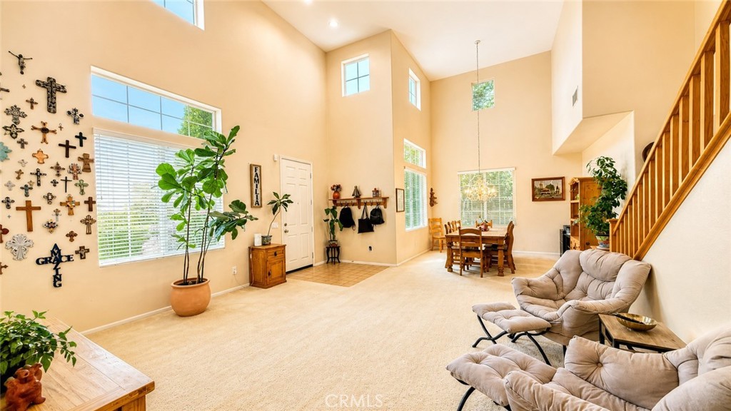 40344 Torrey Pines Road Murrieta, CA 92563 - Photo 13 of 28 Living Room