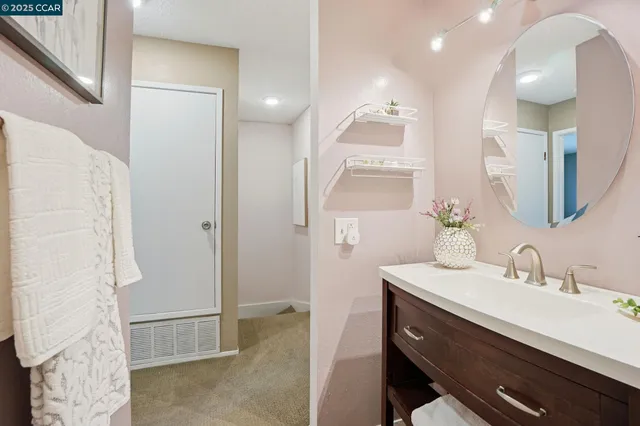 $360,000 | 1045 Mohr Lane, Unit B, Concord, CA 94518