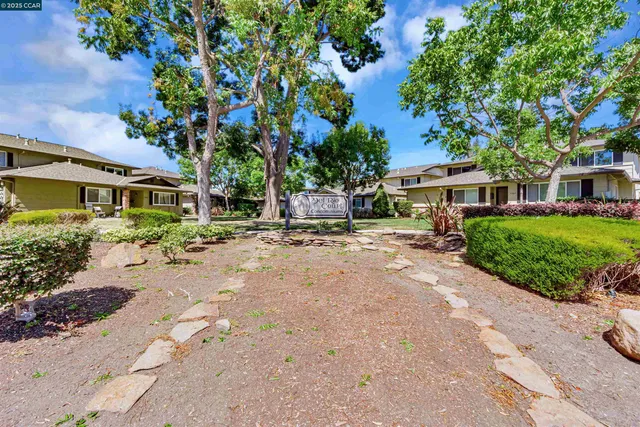 $360,000 | 1045 Mohr Lane, Unit B, Concord, CA 94518