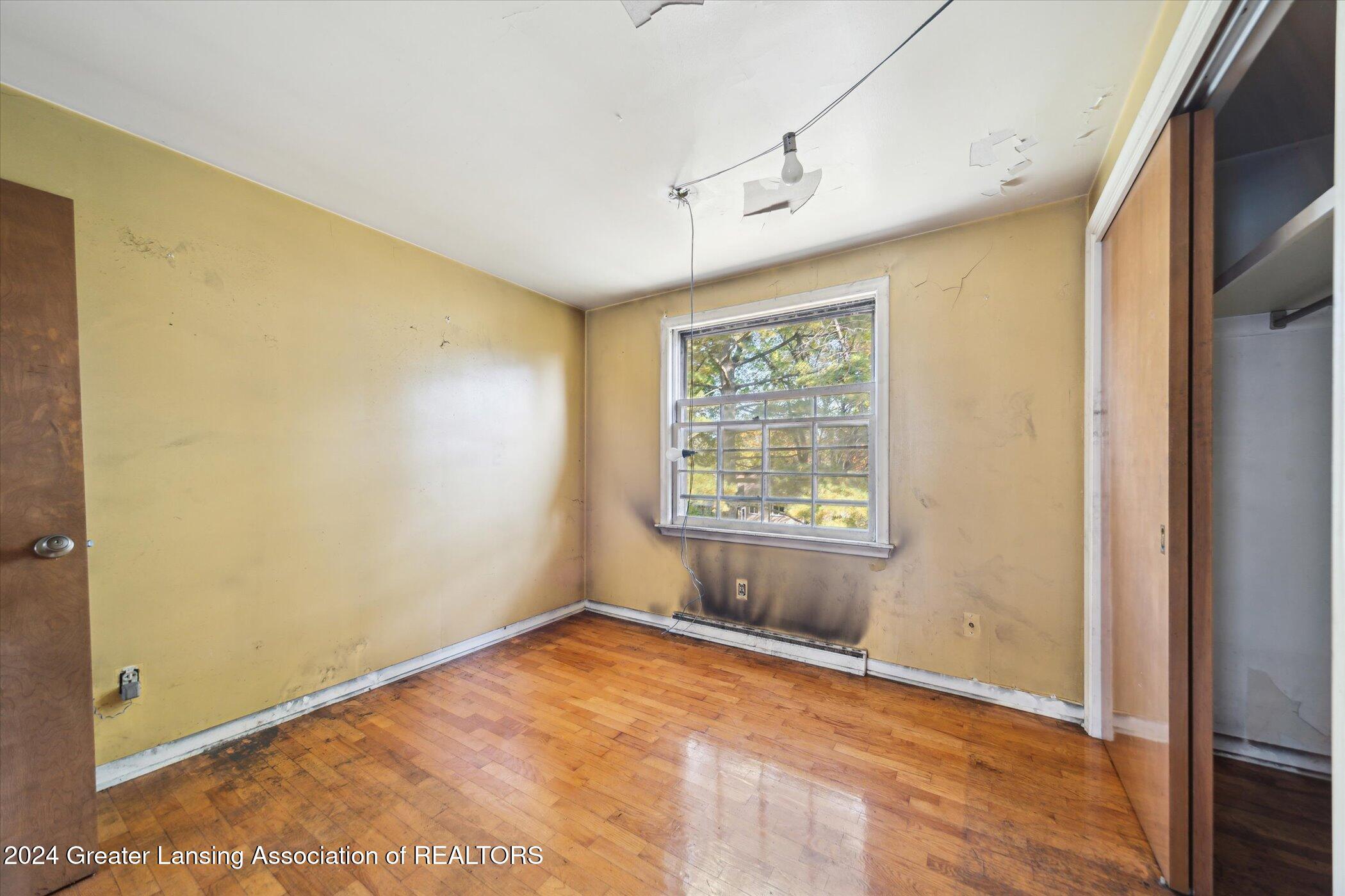 2030 Byrnes Road Lansing, MI 48906 - Photo 22 of 31 22-2030-Byrnes-Rd-Lansing-MI-48906-Windo