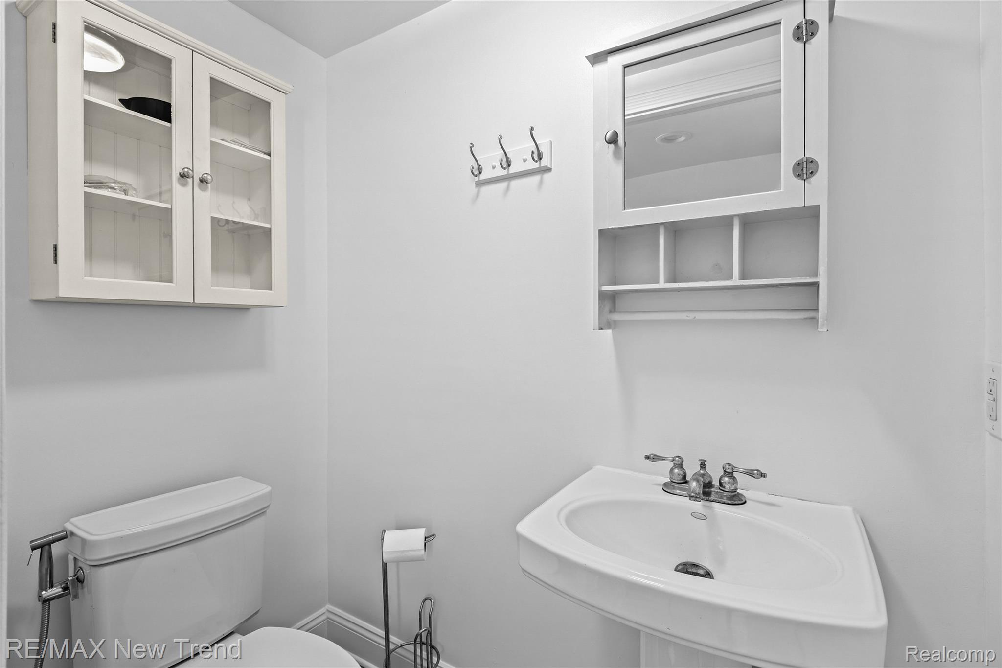 33503 Stocker Street Farmington, MI 48335 - Photo 8 of 11 1-33503 Stocker St.jpg