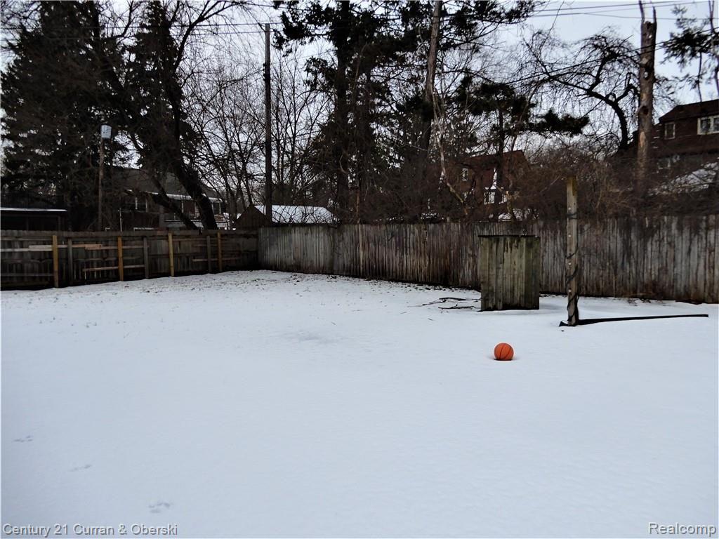 3500 West Seven Mile Road Detroit, MI 48221 - Photo 18 of 23 Backyard