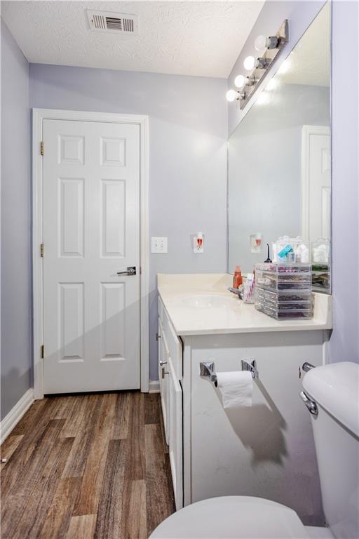 269 Silver Ridge Drive Dallas, GA 30157 - Photo 24 of 33 a bathroom with a sink and a mirror