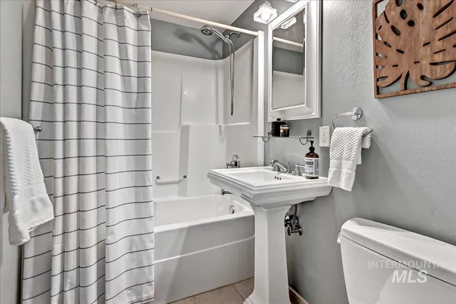 $329,000 | 305 Village Lane, Unit 305, Boise, ID 83702