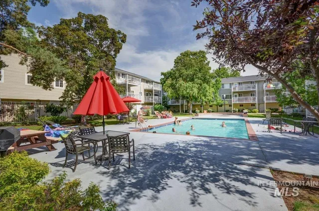 $329,000 | 305 Village Lane, Unit 305, Boise, ID 83702