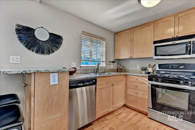 $329,000 | 305 Village Lane, Unit 305, Boise, ID 83702