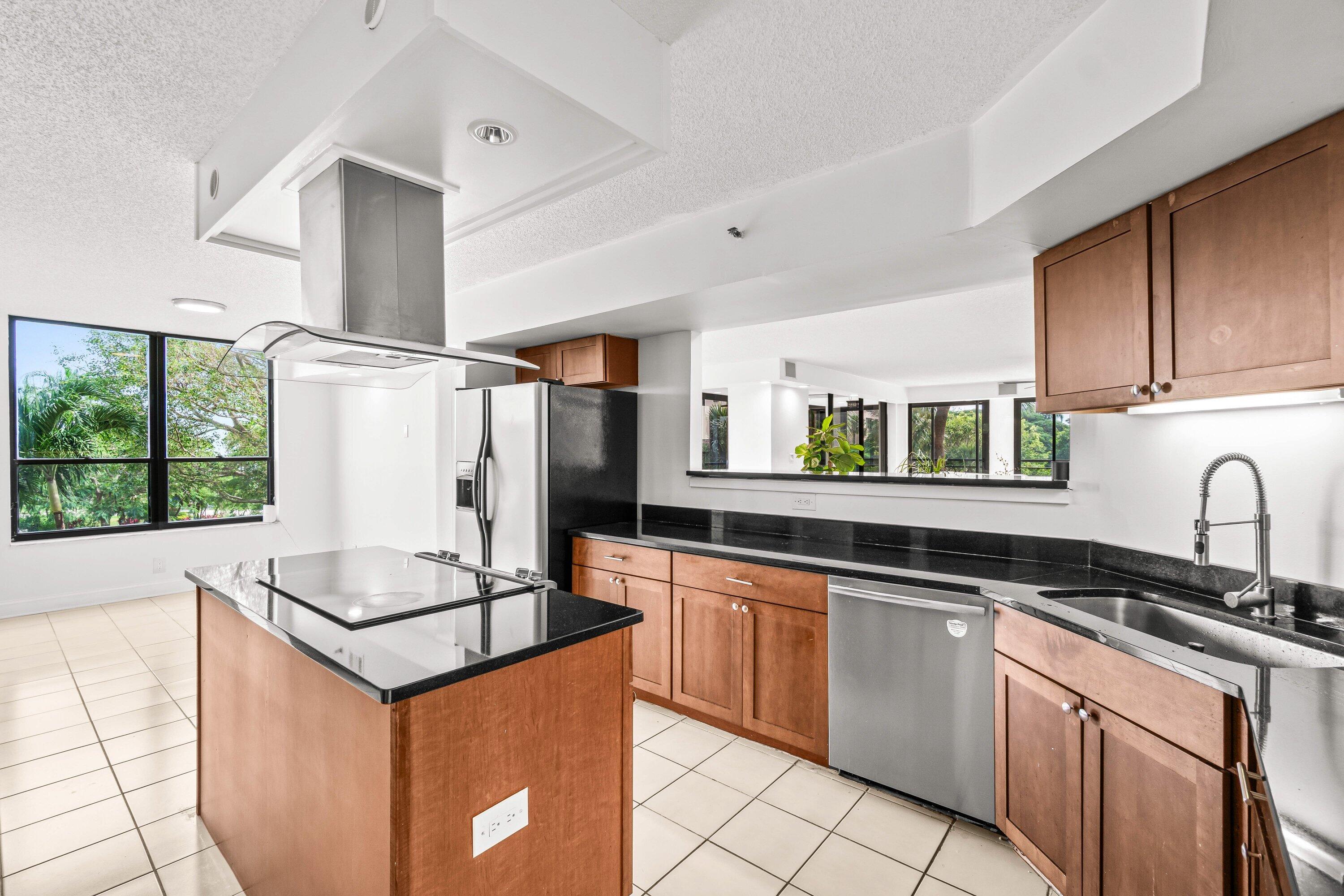 7201 Promenade Drive, Unit 302 Boca Raton, FL 33433 - Photo 13 of 44 008-7201PromenadeDrive-302-BocaRaton-FL-