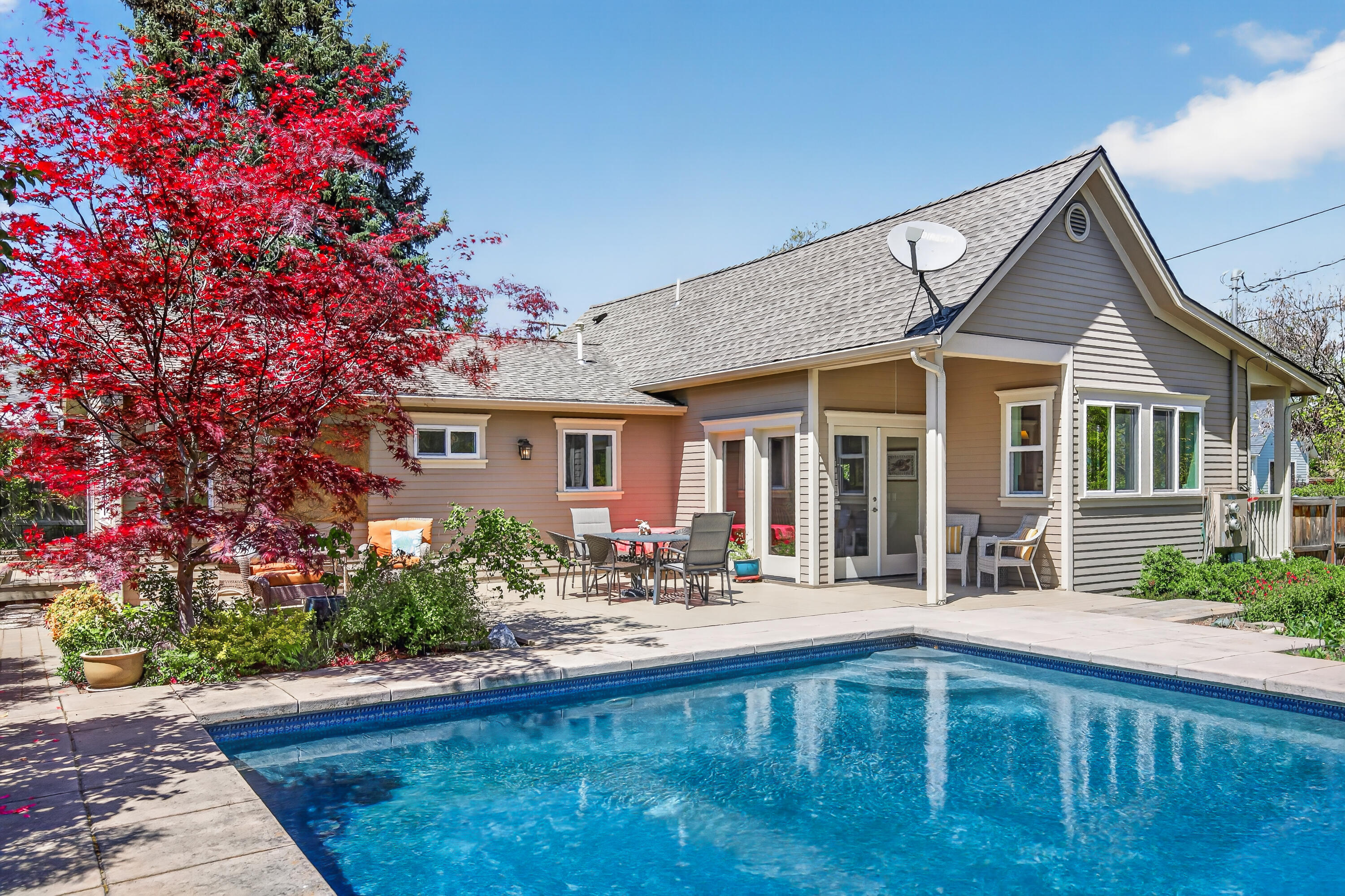 746 C Street Ashland, OR 97520 - Photo 1 of 44