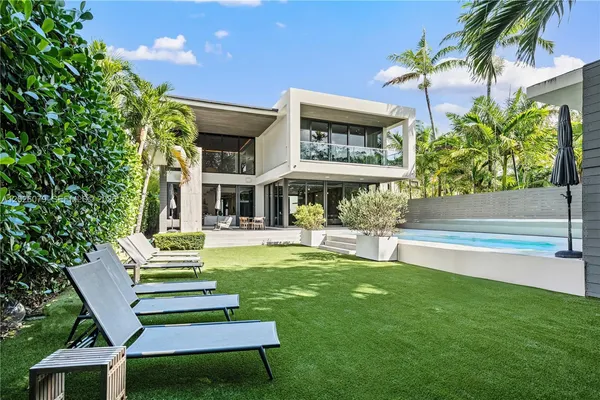 $125,000 | 5061 North Bay Road, Miami Beach, FL 33140