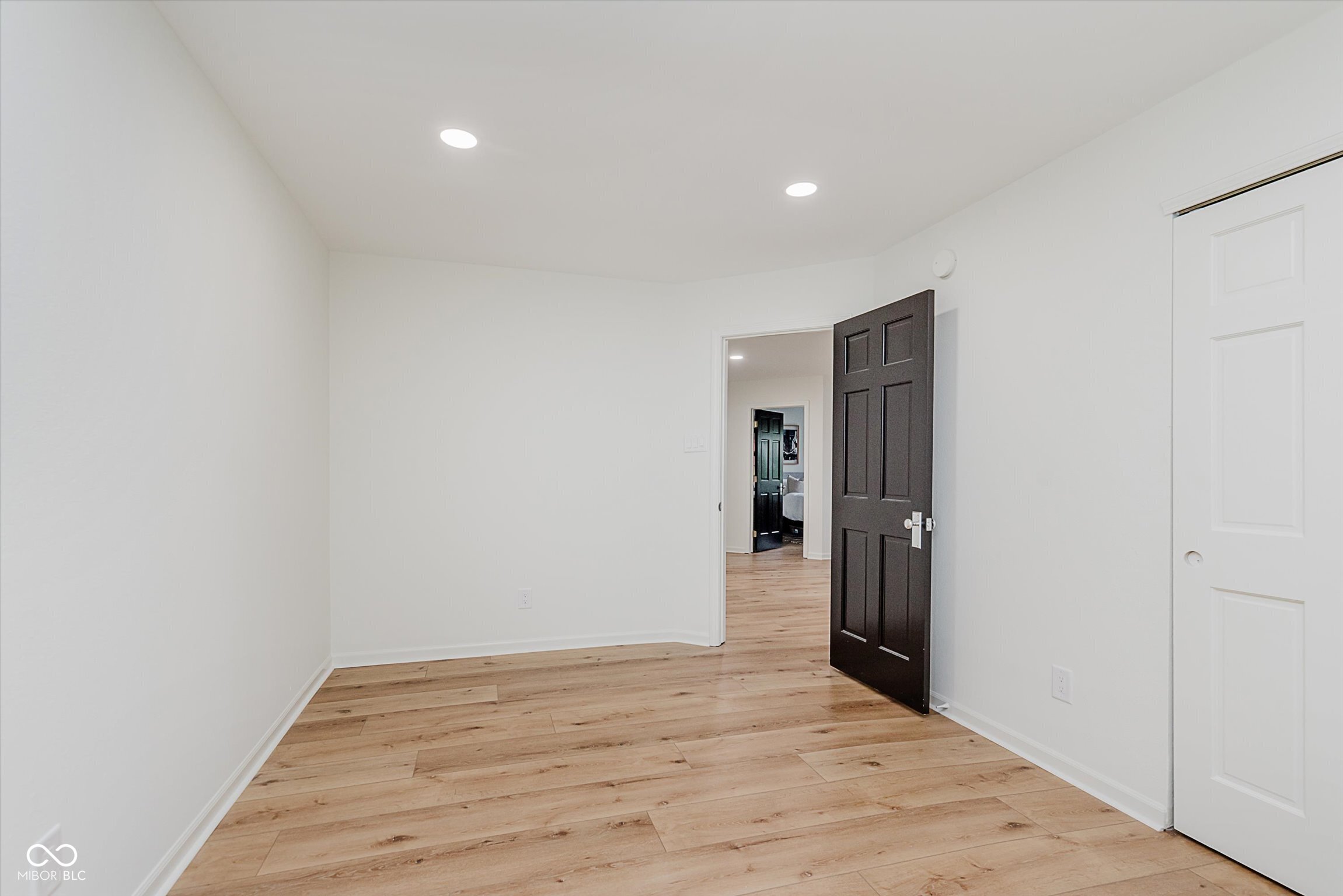 12082 Aldenham Boulevard Fishers, IN 46037 - Photo 30 of 36