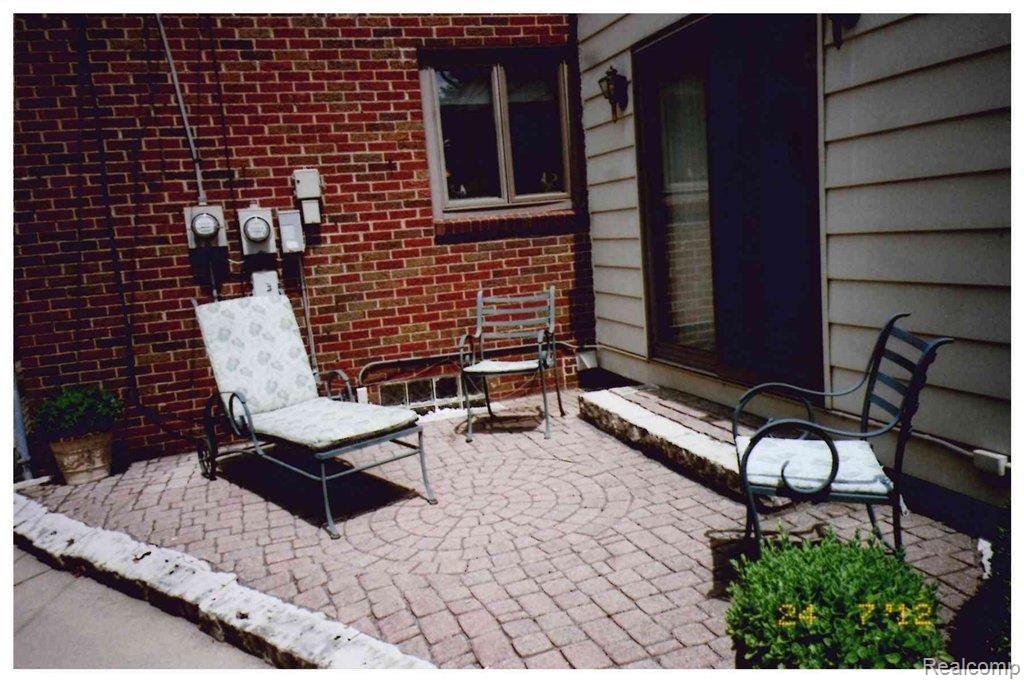1357 Fairholme Road Grosse Pointe, MI 48236 - Photo 14 of 14 patio.jpg