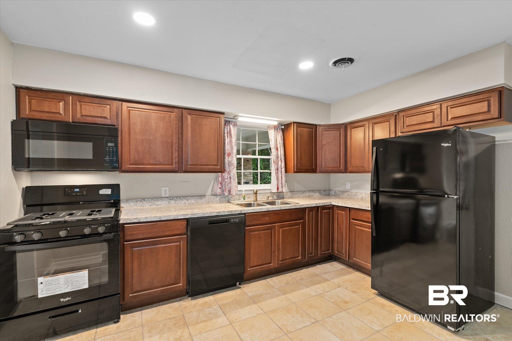 526 West Valley Road Mobile, AL 36611 - Photo 5 of 20
