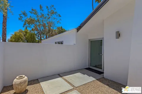 $1,095,000 | 541 North Cantera Circle, Palm Springs, CA 92262