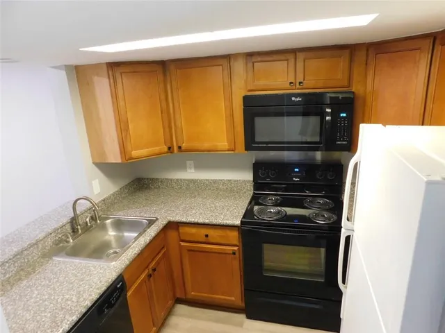 $1,500 | 3320 North Arnoult Road, Unit 220, Metairie, LA 70002