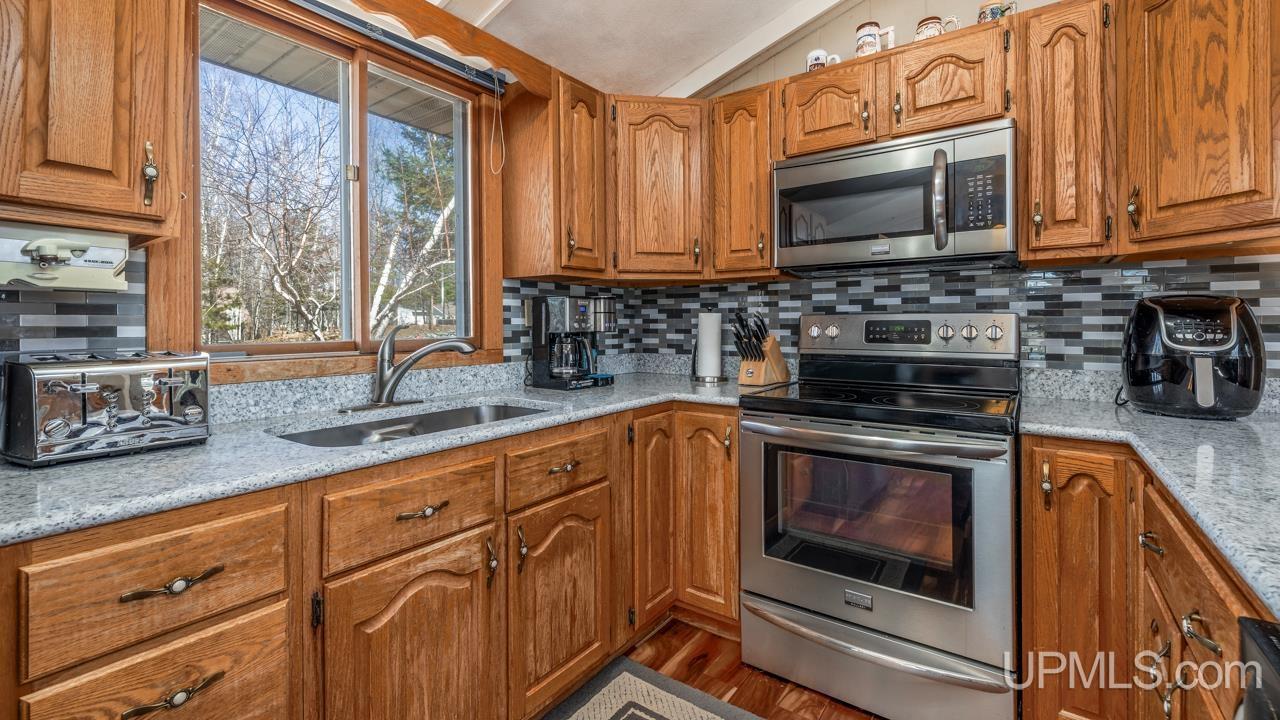 3787 Lake Ellwood Road Florence, WI 54121 - Photo 8 of 37
